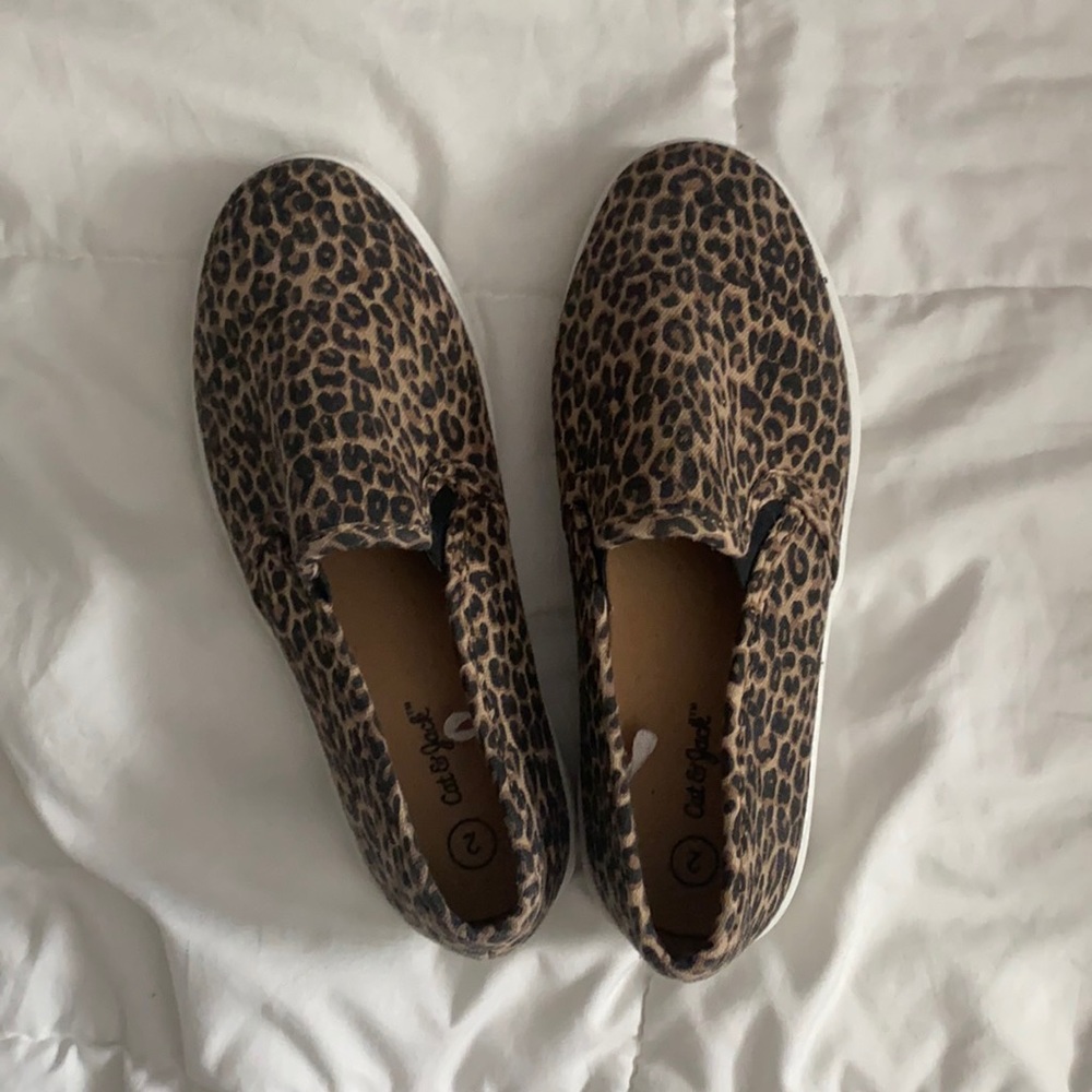 Slip on cheetah shoes